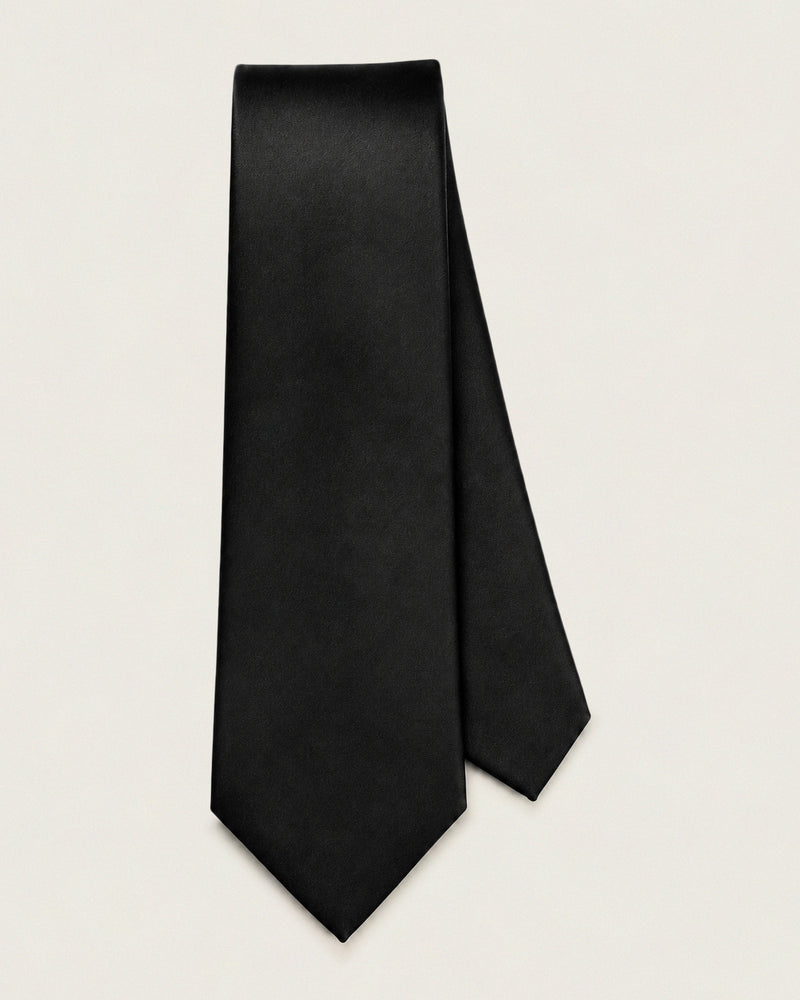 Silk necktie