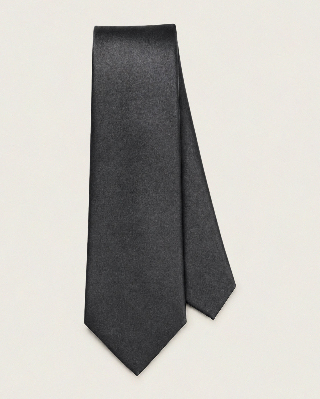 Silk necktie