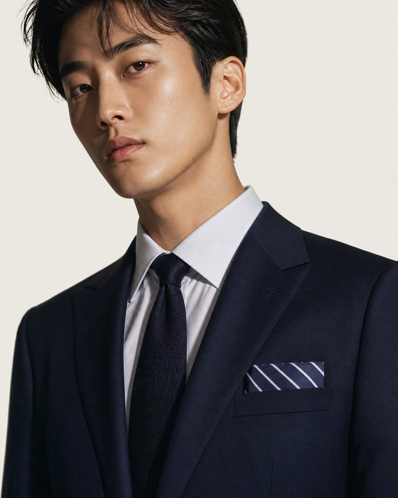 Silk pocket square with pattern