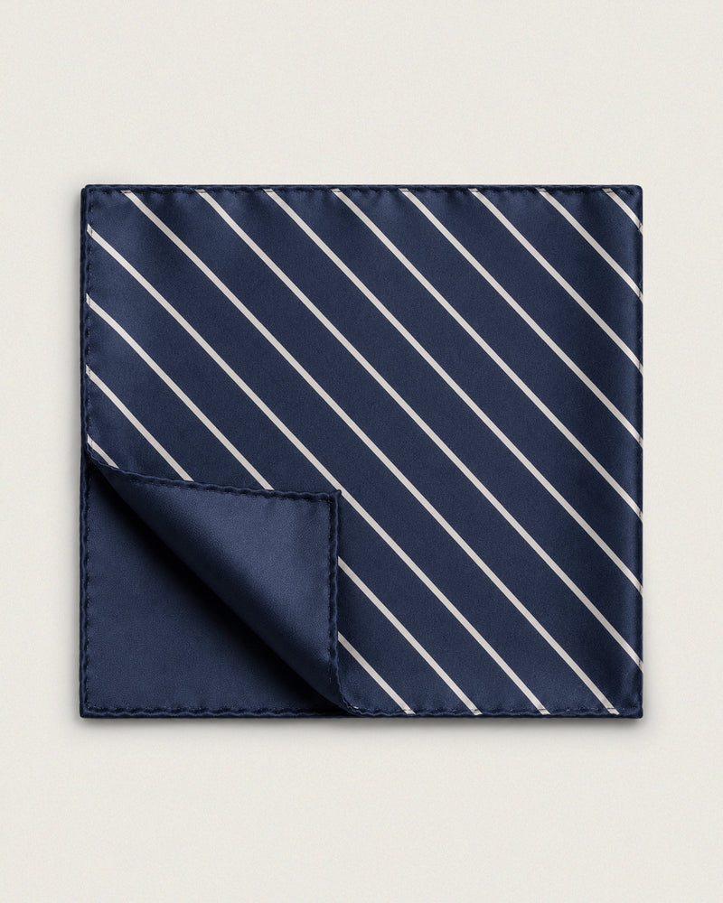 Silk pocket square with pattern