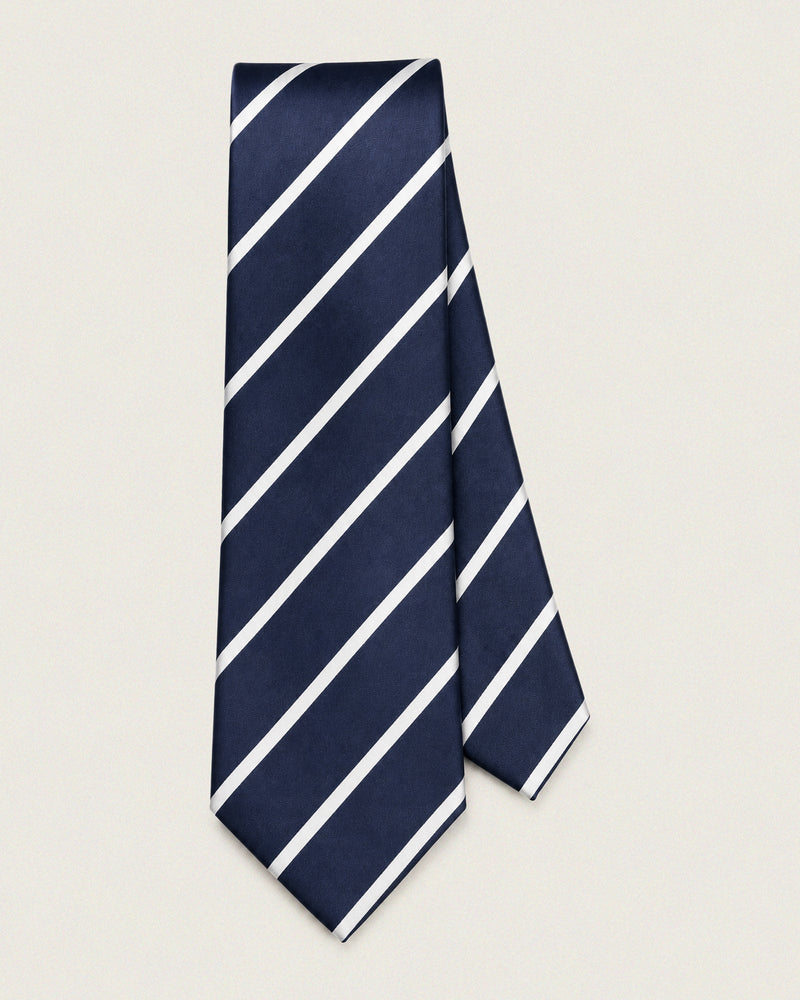 Silk necktie